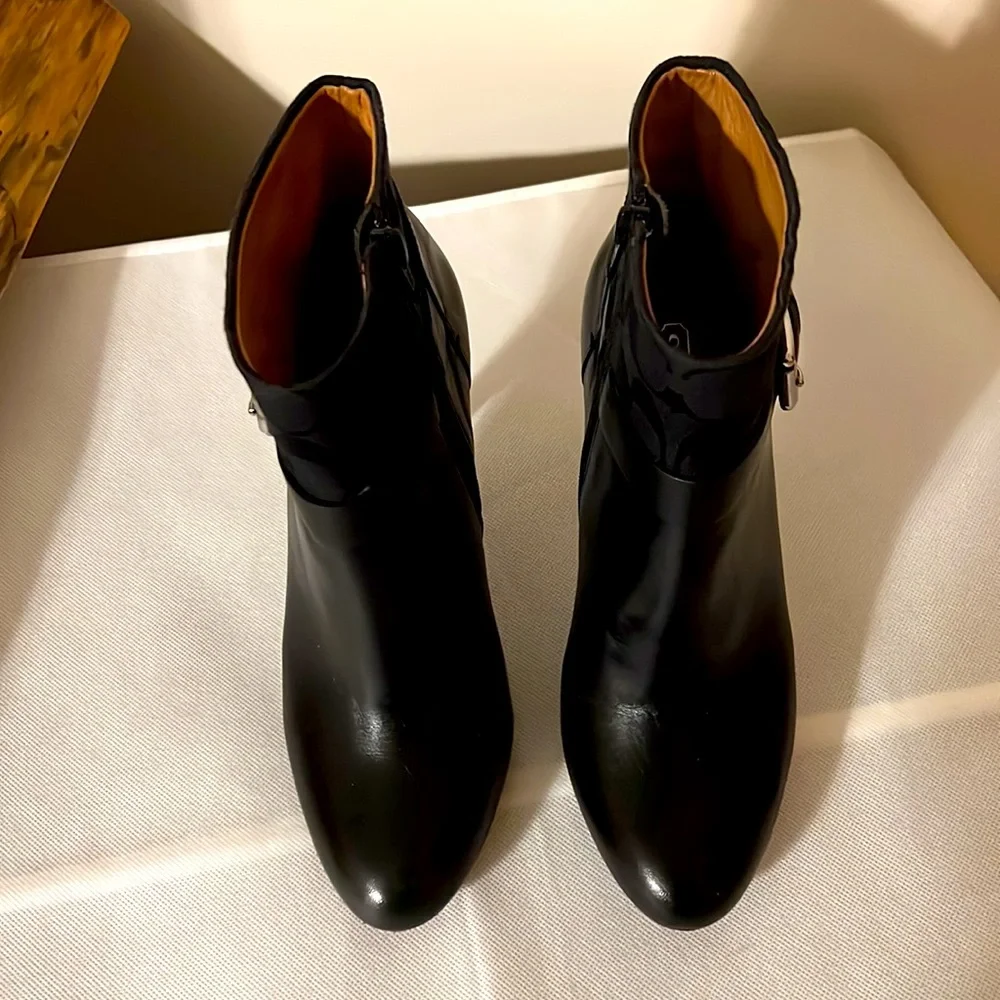 COACH. Black high heels bootie. Size 8.
